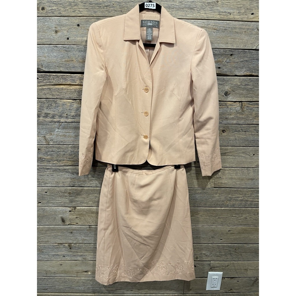 Norton McNaughton Pink Floral Embroidery Pattern 2 Piece Suit Sz 6P Blazer Skirt
